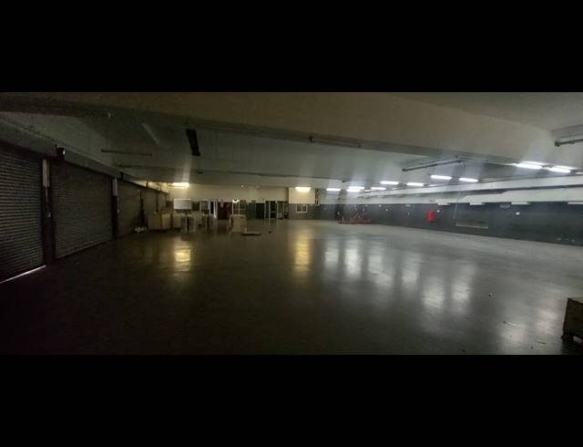1,000M² OFFICE TO LET IN BRYANSTON